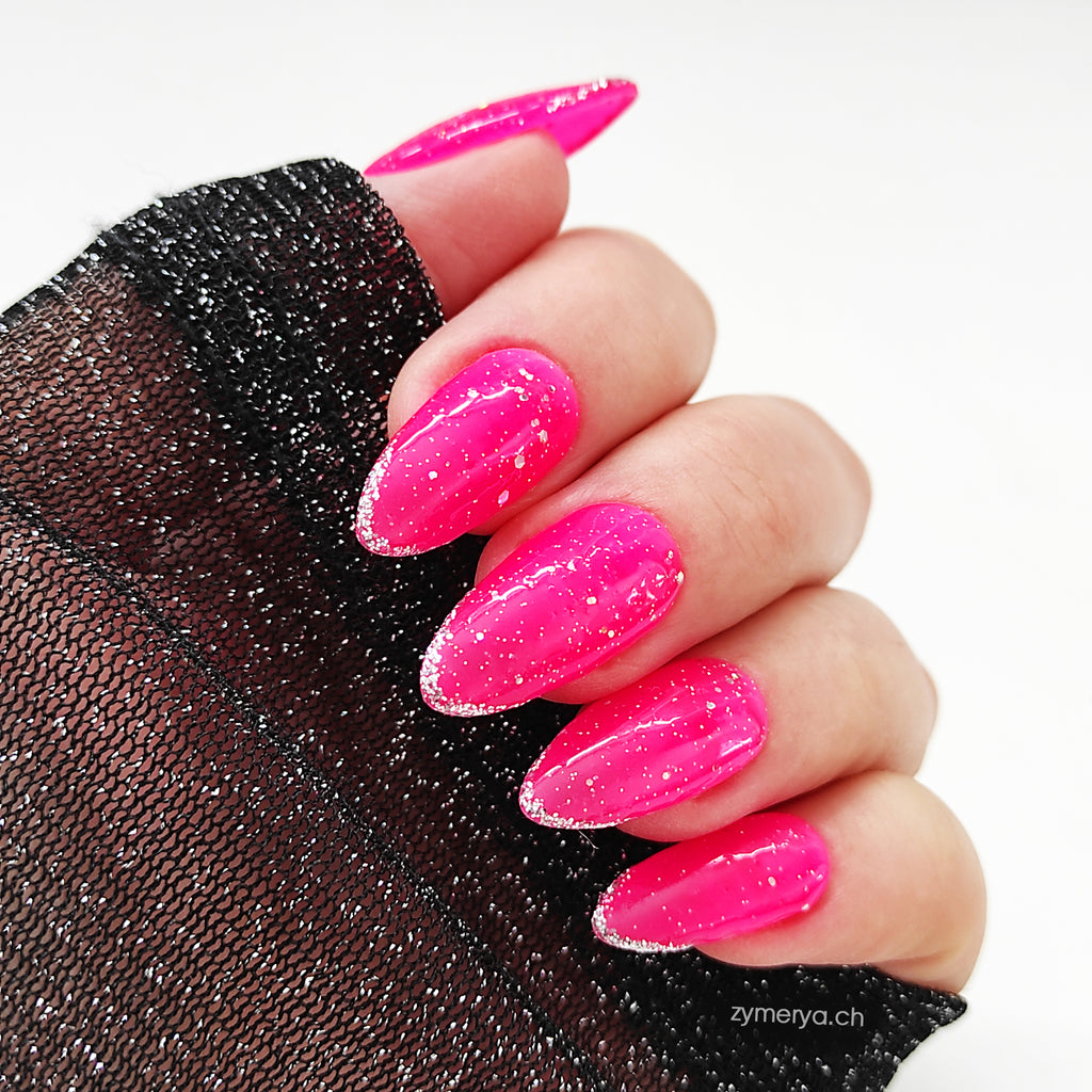 Fuchsia à pointe argentée