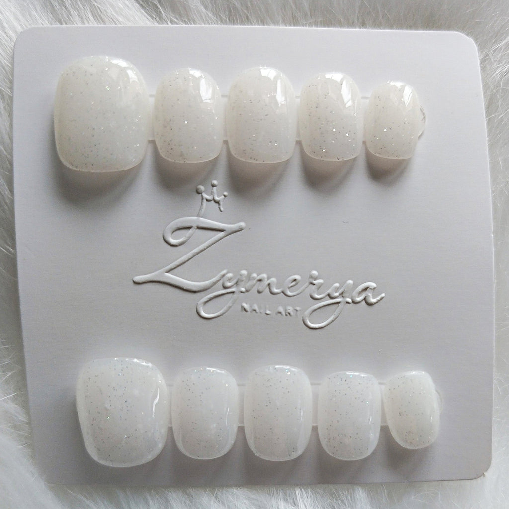 Ongles reurelisables "Savon au lait"