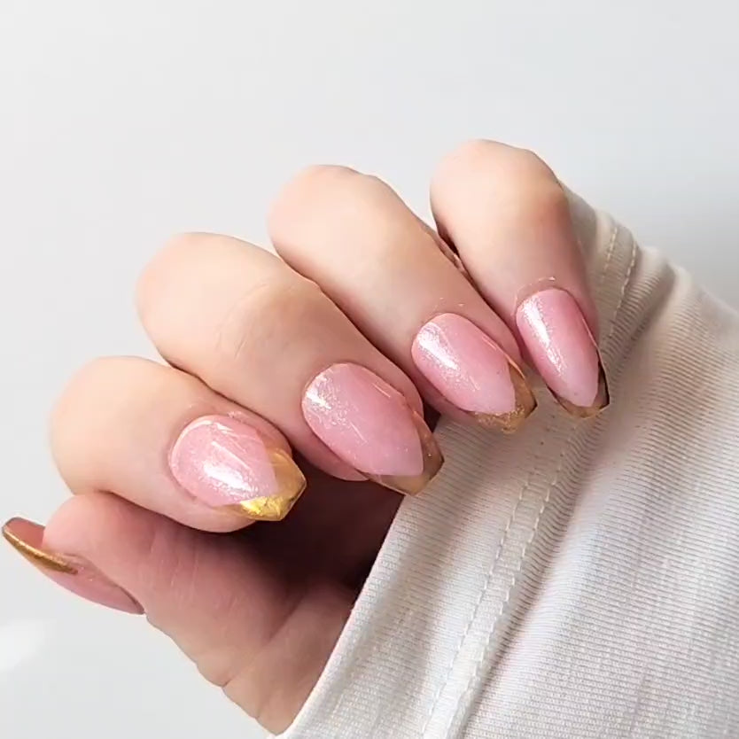 French nude rose avec de l'or